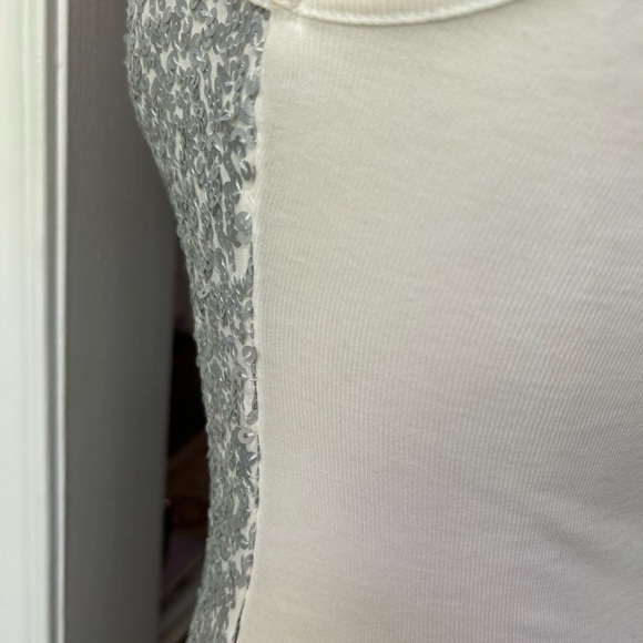 Old navy sequins tank top size XS cream/white and silver all over the front - Picture 3 of 8